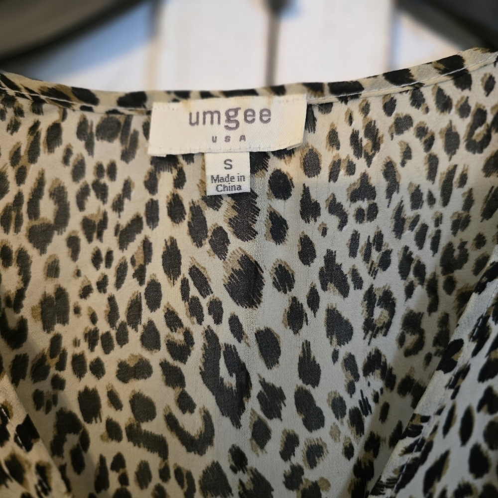 Leopard Print Women's Top By Umgee - Picture 2 of 8